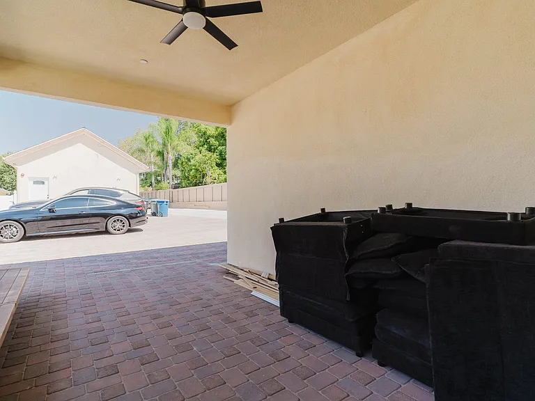 1079 E Elmwood Ave — Photo 34