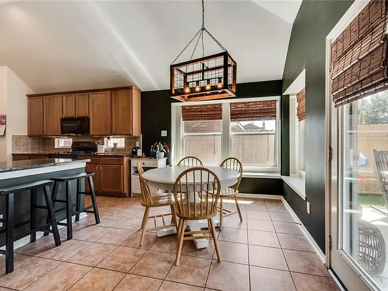 7018 Paradise Park Bnd — Photo 8