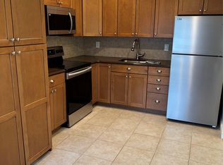 210 Farber Dr #210, West Babylon, NY 11704