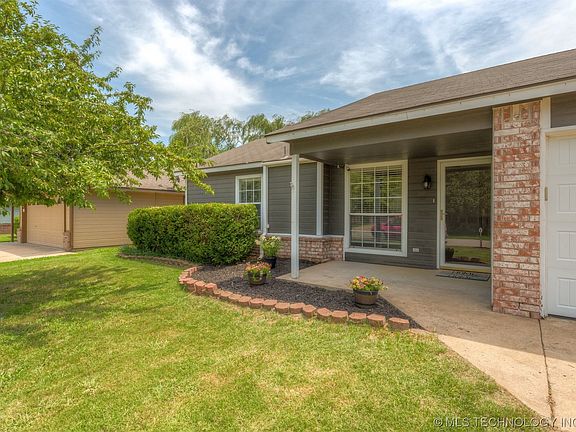 4th image of 9476 E Aspenwood Dr