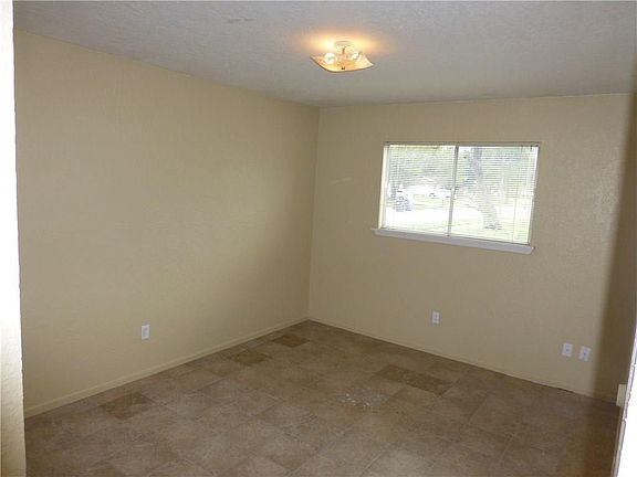 3rd image of 6608 Hardwick Dr #A