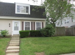 8U Fernwood Dr, Bolingbrook, IL 60440