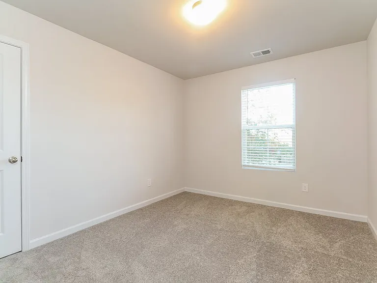 151 Hamilton Pointe Dr — Photo 12