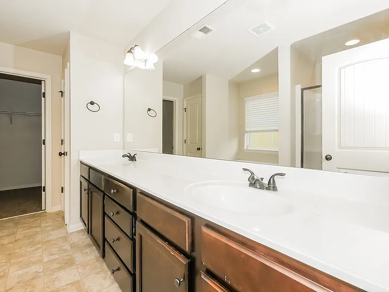 917 Piedmont Dr — Photo 12