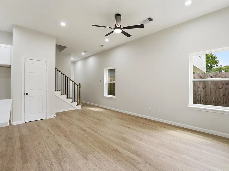 4354 Clover St #A — Photo 7