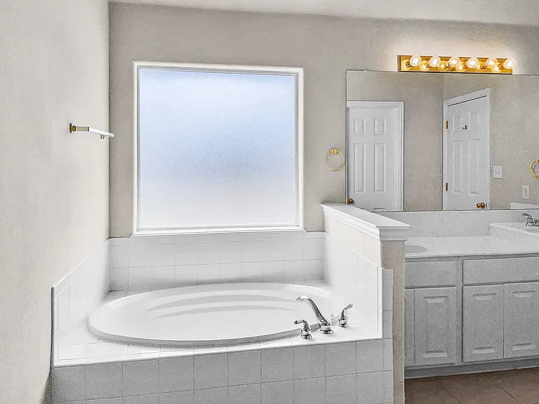6220 Reddenson Dr — Photo 14