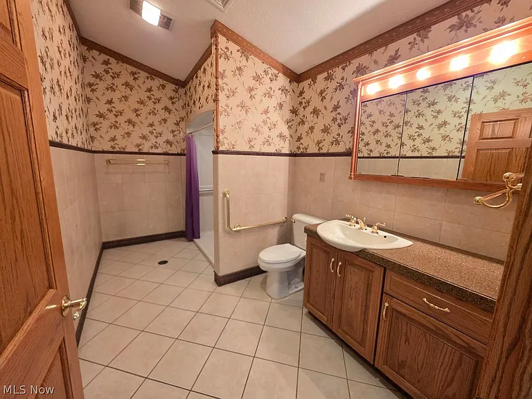 7500 Quarry Rd #C — Photo 24