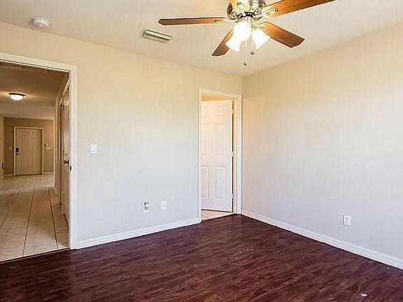 5th image of 204 Ichabod Ave S