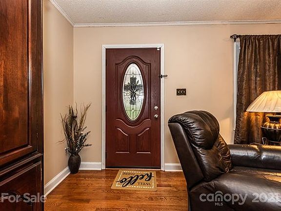 4th image of 100 N Hawthorne St