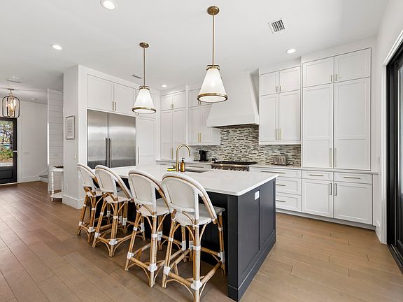 4th image of 186 Bramble St