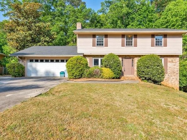 1414 Edinburgh Dr, Tucker, GA 30084