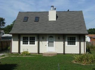 4261 10th St, East Moline, IL 61244