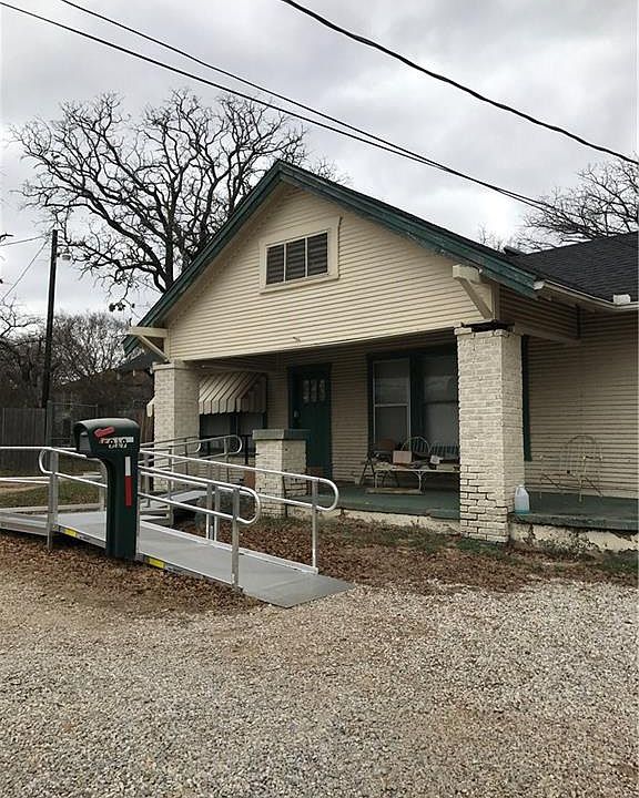 1st image of 5919 Forest Hill Dr
