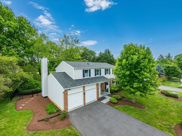 11209 Maine Cove Dr, Gaithersburg, MD 20878