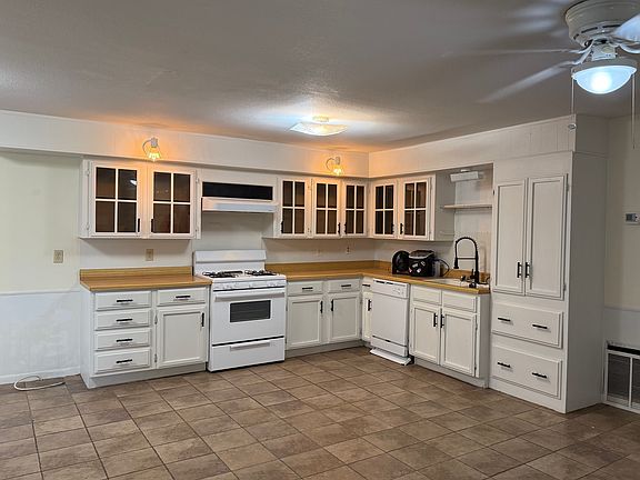 4th image of 10000 Sharon Dr