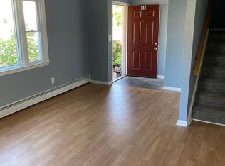 8 Miles Ave #A, Woodbridge, CT 06525