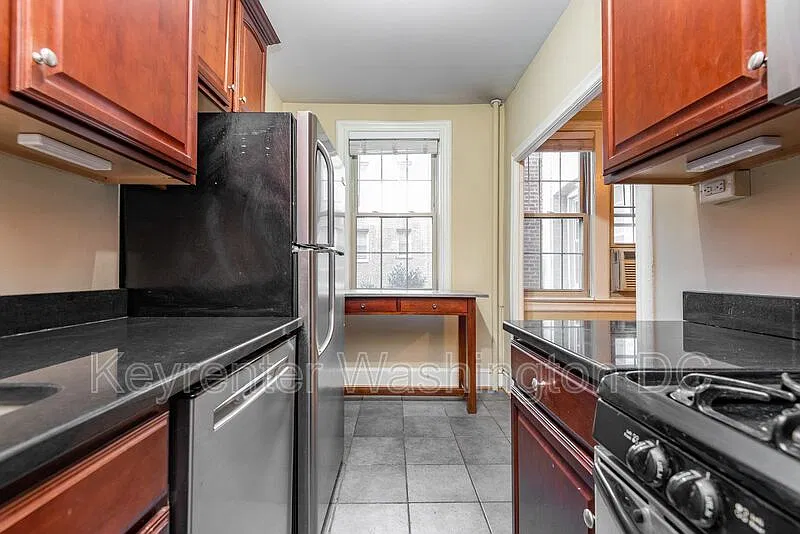 1 bed, 1.0 bath, 600 sqft, $1,850 — Photo 2