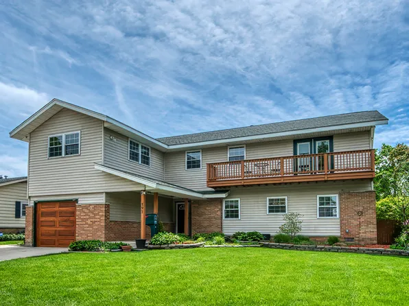591 Sussex Ct, Elk Grove Village, IL 60007