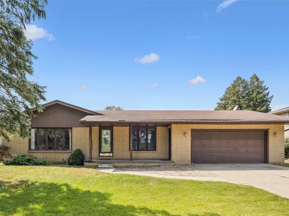 604 N Claire St, Prairie City, IA 50228