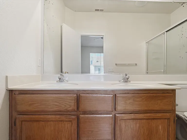 9386 Laguna Pointe Way — Photo 13