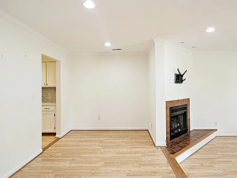 430 Wynridge Dr — Photo 3