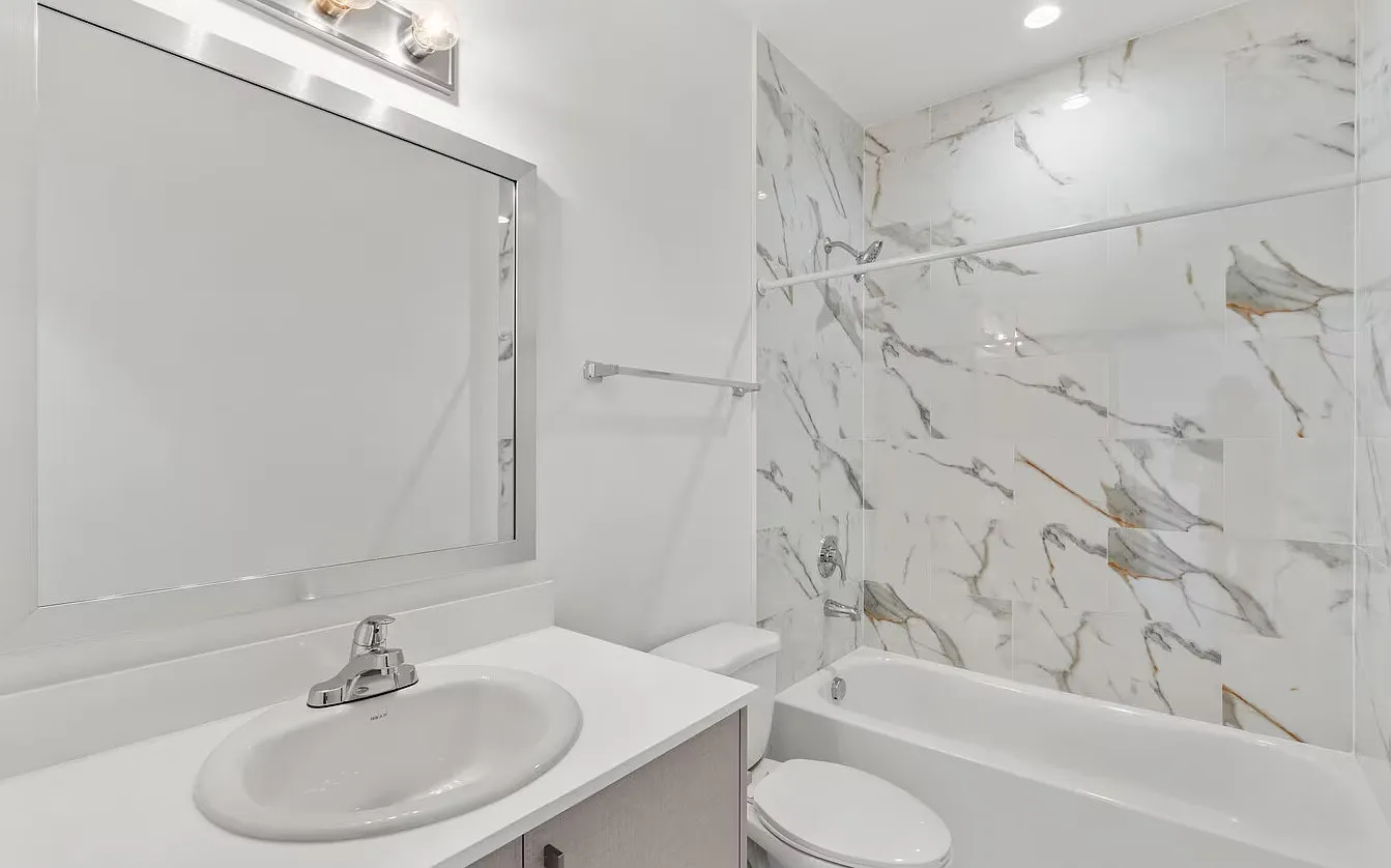 2 bed, 890 sqft, $2,695 — Photo 3
