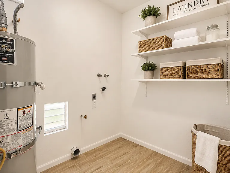 2677 Monterey Pl — Photo 11