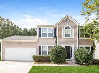 880 Shadow Lakes Dr, Lithonia, GA 30058