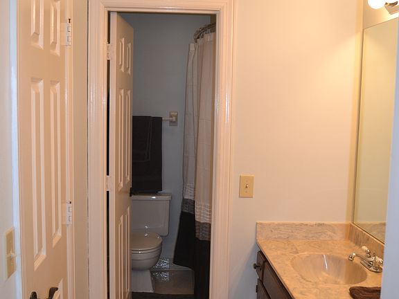 Master Bath/Walkin Closet