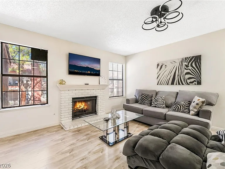 5576 W Rochelle Ave #43C — Photo 7