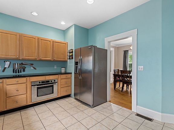 3rd image of 396 Central St