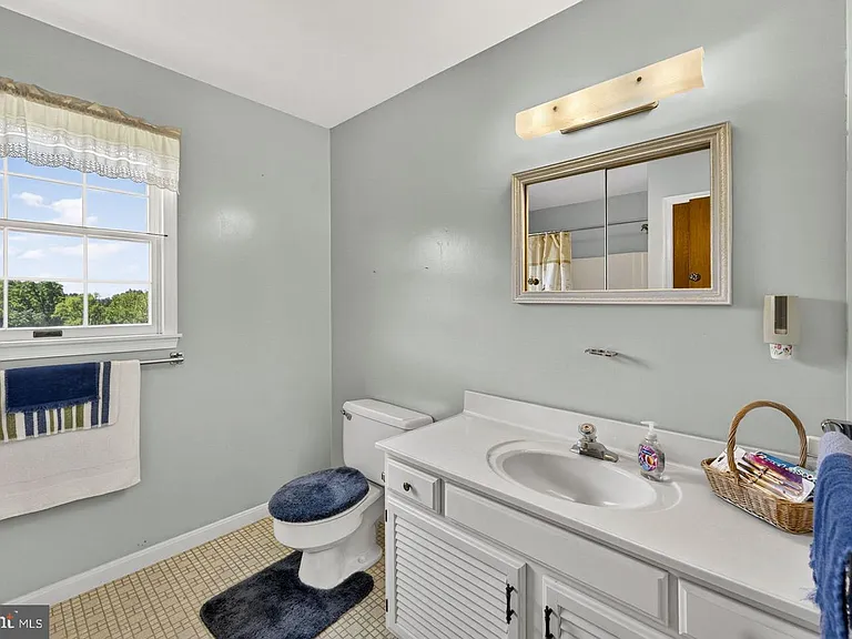 40297 Braddock Rd — Photo 18