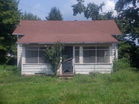 3rd image of 130 E South Ave