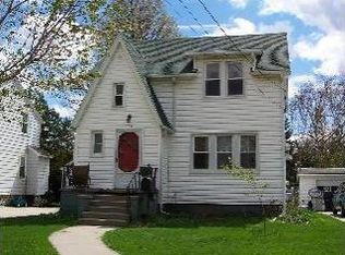 112 E Sherman St, Blissfield, MI 49228