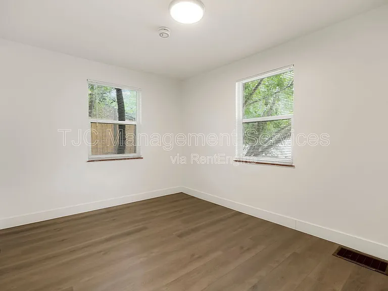 433 Harrison St — Photo 12