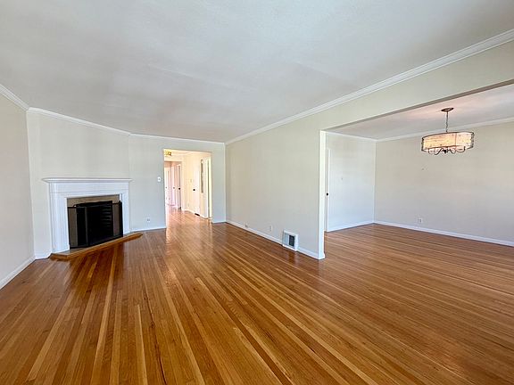 3rd image of 1723 Greenwich St