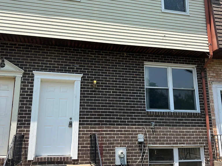 202 Virginia Ave — Photo 3