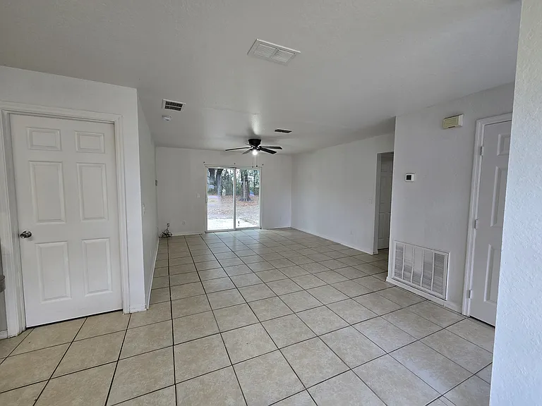 76 Willow Rd — Photo 3