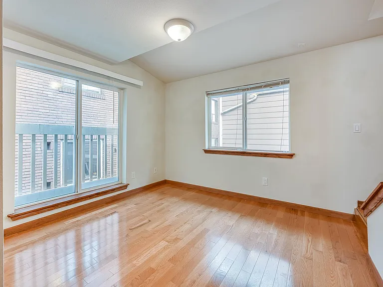 610 Melrose Ave E #C — Photo 15