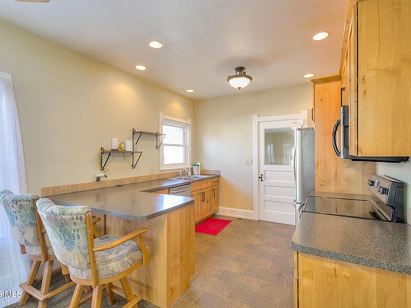 3rd image of 716 Ransom St