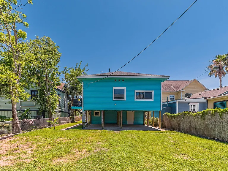 1224 Avenue K — Photo 36