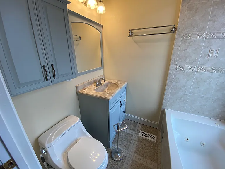 1122 K St NE — Photo 26