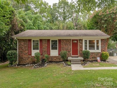 423 Oklahoma Ave, Hendersonville, NC, 28739