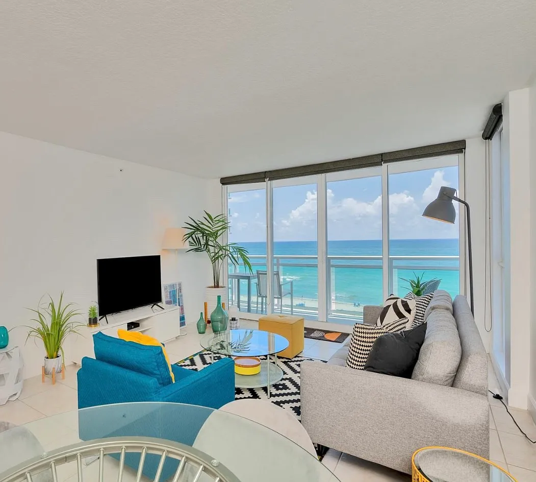 2 bed, 1276 sqft, $5,200 — Photo 2