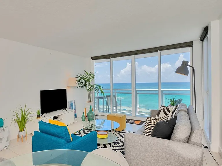 6917 Collins Ave #8815 — Photo 2