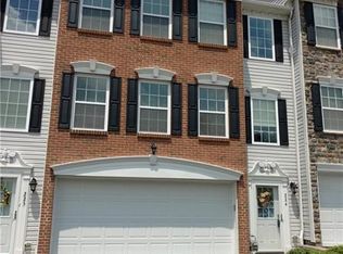 224 Grace Manor Dr, Coraopolis, PA 15108