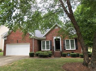 3915 Beauvista Dr, Charlotte, NC 28269