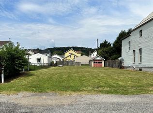 1146 Riverside Ave, Wellsville, OH 43968