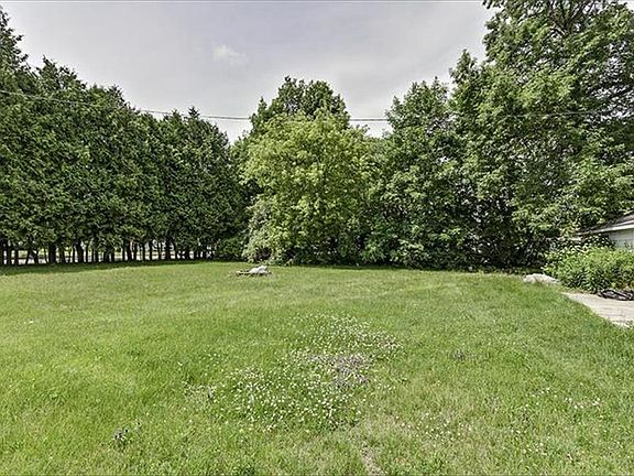 2nd image of 500 Henes Park