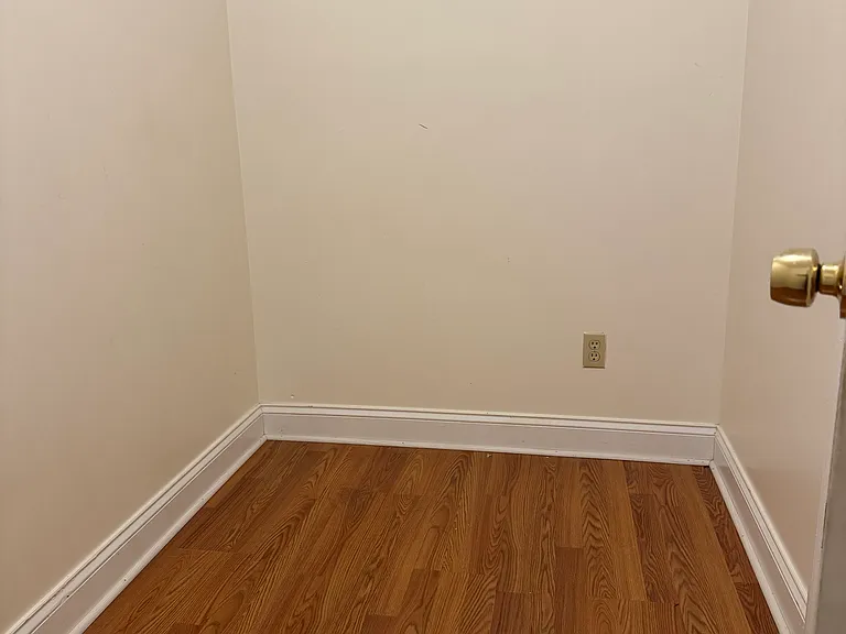 405 Ellison St — Photo 7